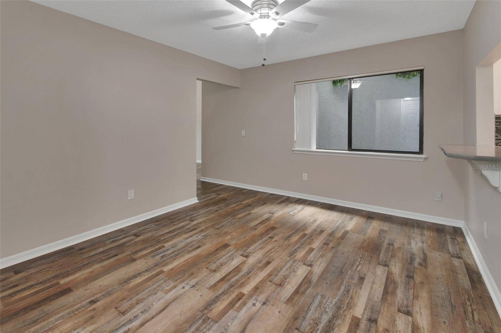 Dining room.
