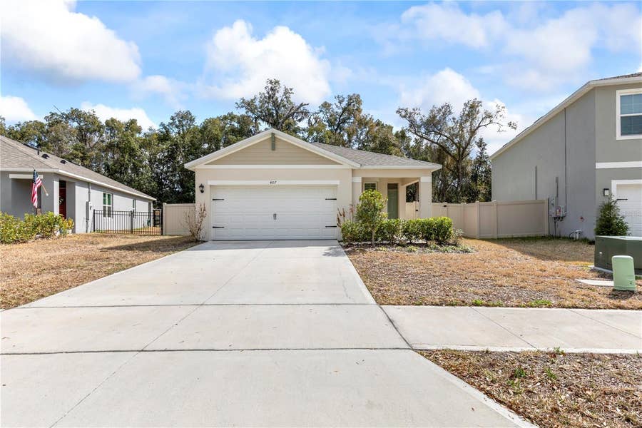 Property photo for 407 PELHAM PARK DRIVE, DeLand, FL