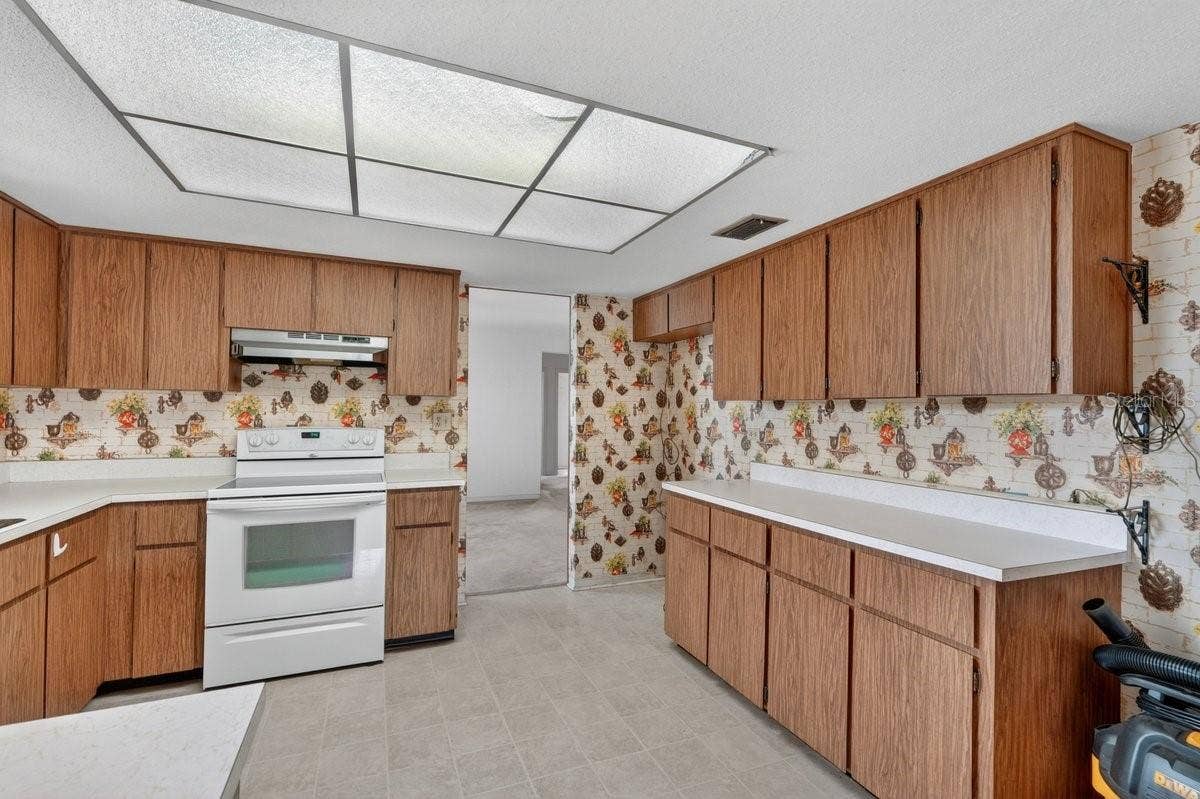 2342 CITRUS AVENUE, South Daytona, FL 32119 2342 CITRUS AVENUE, South Daytona, FL 32119