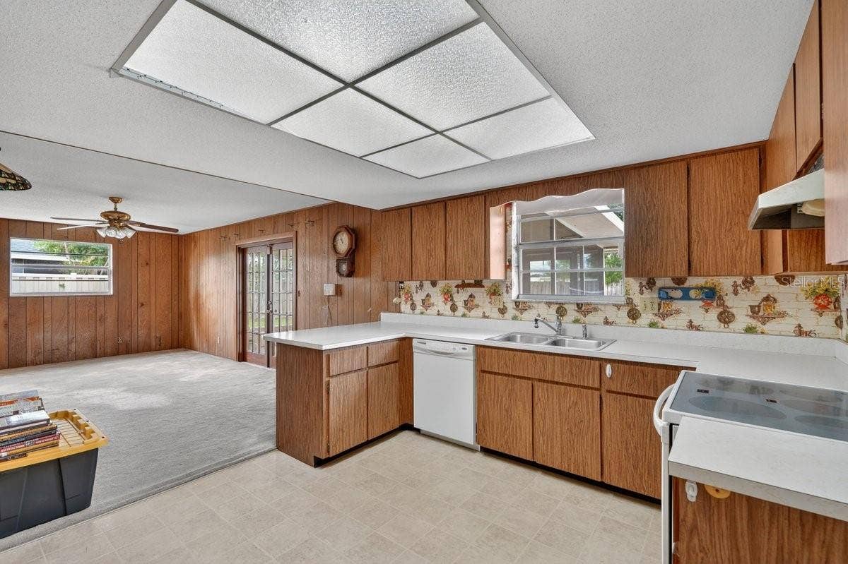 2342 CITRUS AVENUE, South Daytona, FL 32119 2342 CITRUS AVENUE, South Daytona, FL 32119