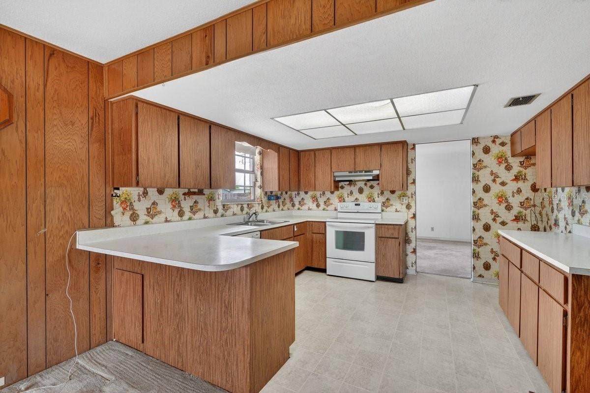2342 CITRUS AVENUE, South Daytona, FL 32119 2342 CITRUS AVENUE, South Daytona, FL 32119