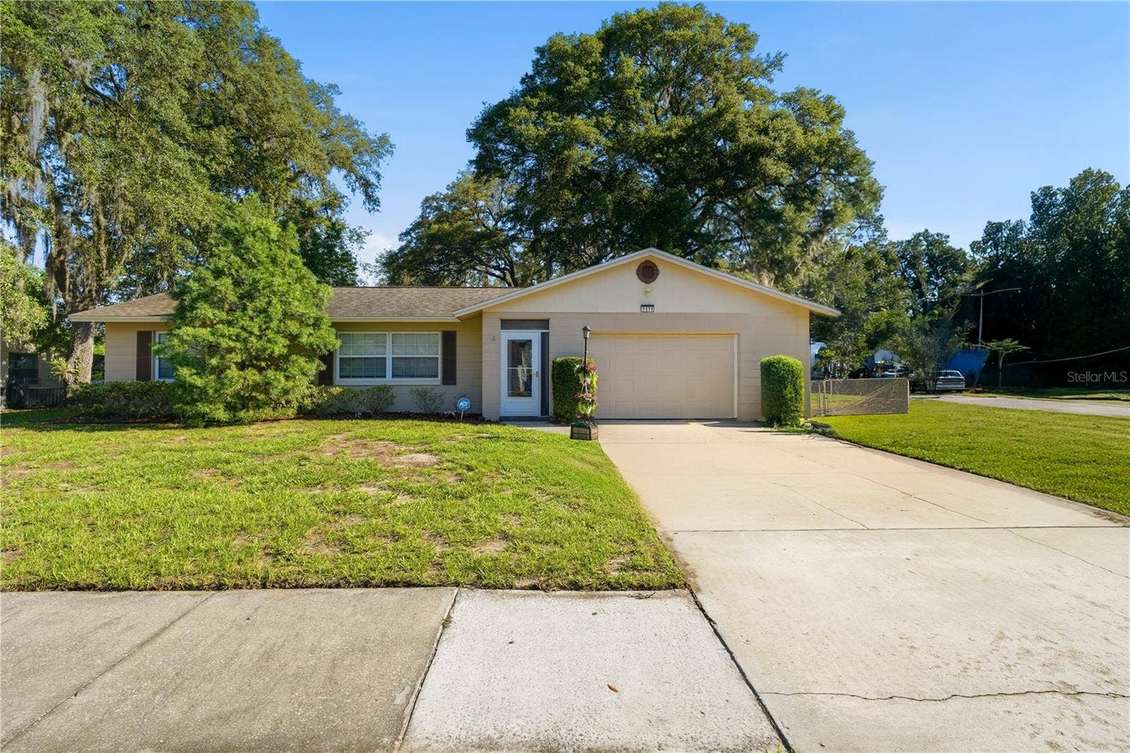 1111 HELEN DRIVE, DeLand, FL 32720 1111 HELEN DRIVE, DeLand, FL 32720
