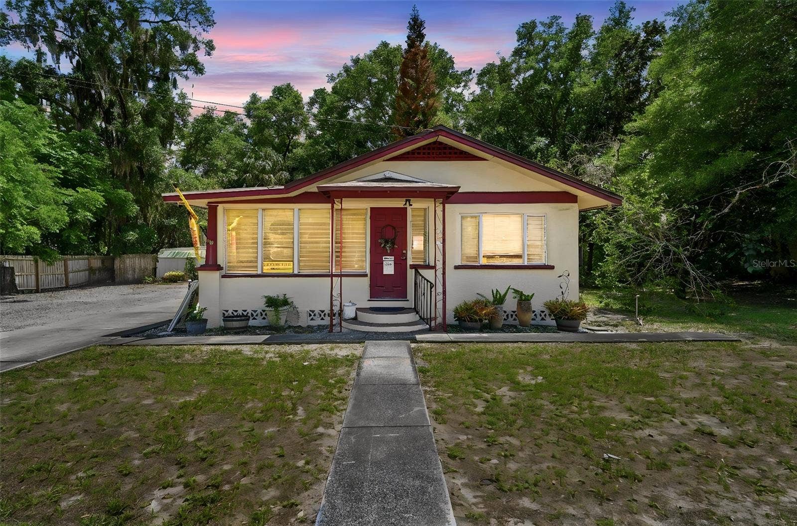 718 E NEW YORK AVENUE, DeLand, FL 32724 EVENING TONE