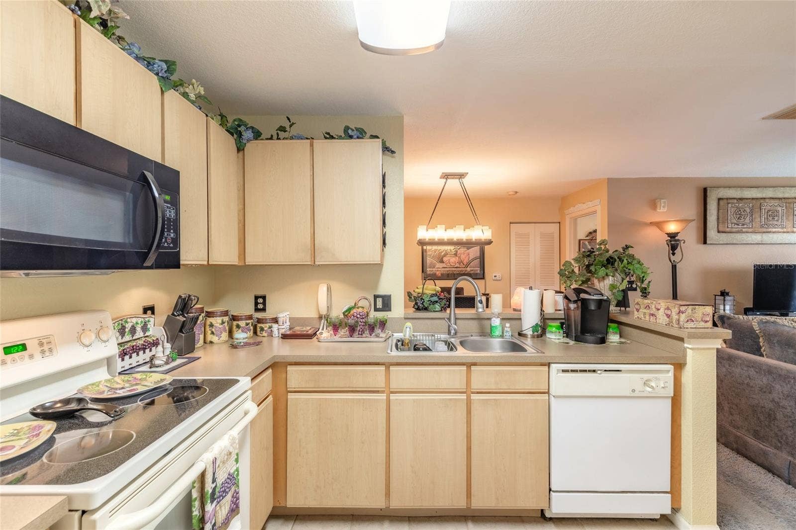 940 VILLAGE TRAIL, #2-208, Port Orange, FL 32127 940 VILLAGE TRAIL, #2-208, Port Orange, FL 32127