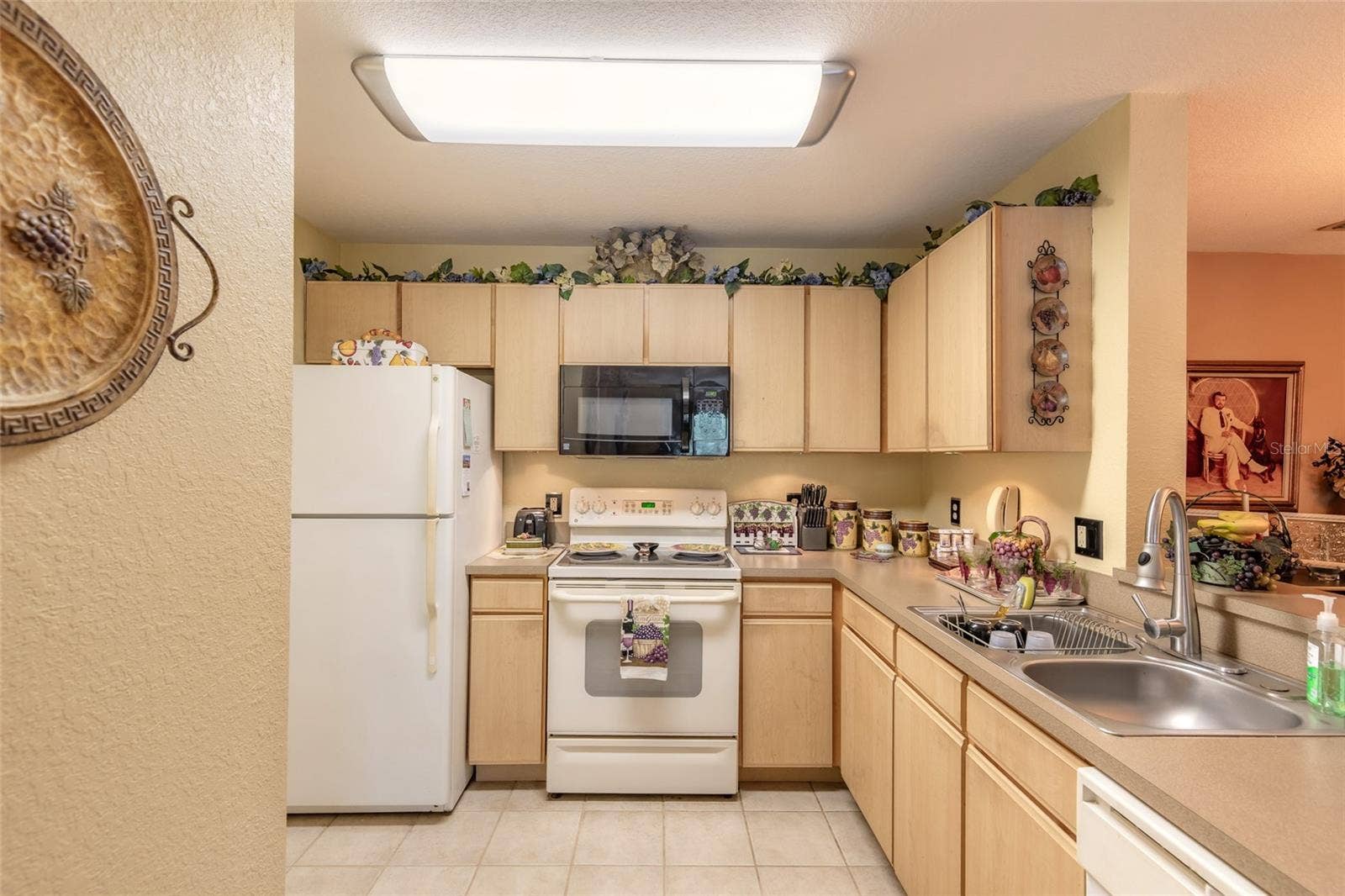 940 VILLAGE TRAIL, #2-208, Port Orange, FL 32127 940 VILLAGE TRAIL, #2-208, Port Orange, FL 32127