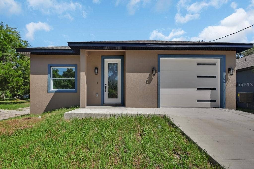 558 WALLACE STREET, Daytona Beach, FL 32114