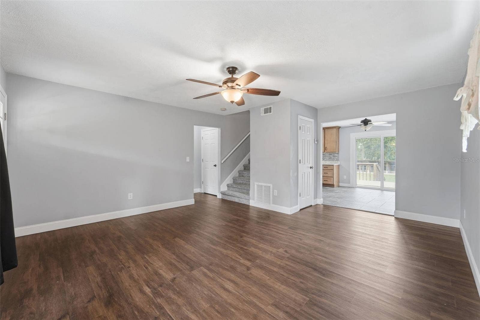 41707 ASPEN ST, Eustis, FL 32736 Living Room