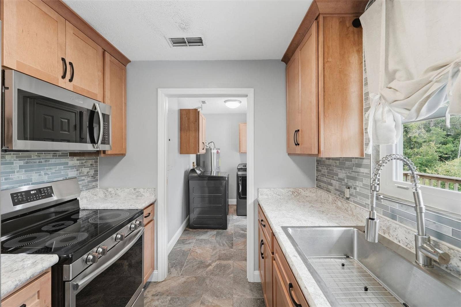 41707 ASPEN ST, Eustis, FL 32736 Kitchen