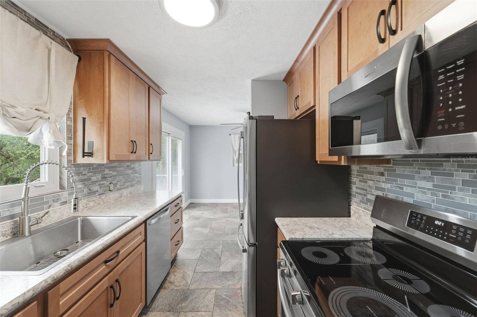 41707 ASPEN ST, Eustis, FL 32736 Kitchen