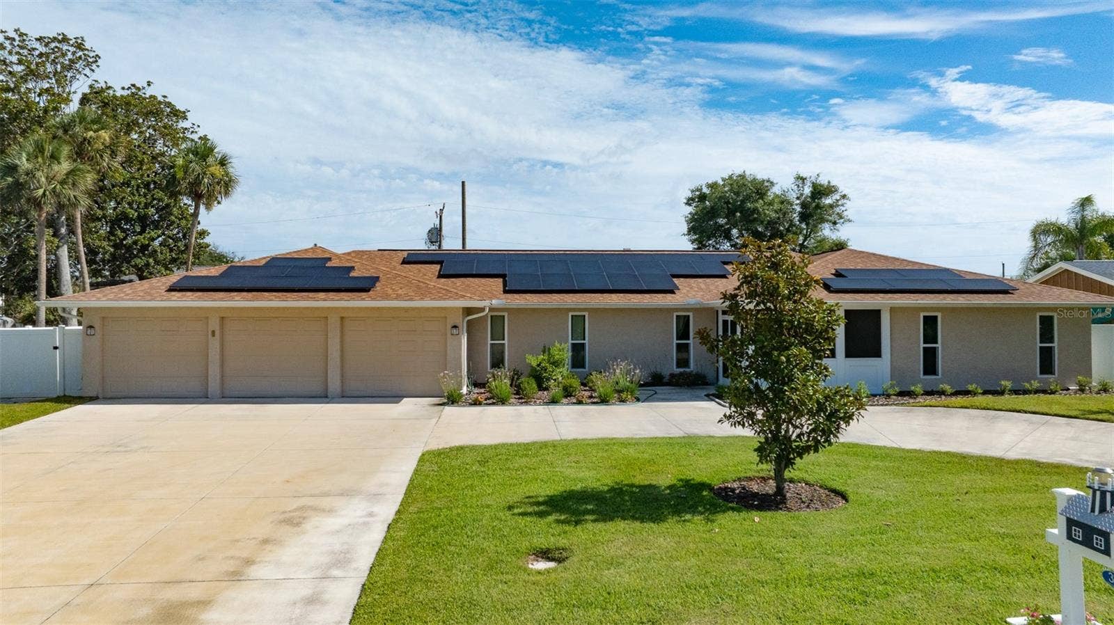 33 SANDCASTLE DRIVE, Ormond Beach, FL 32176 33 SANDCASTLE DRIVE, Ormond Beach, FL 32176