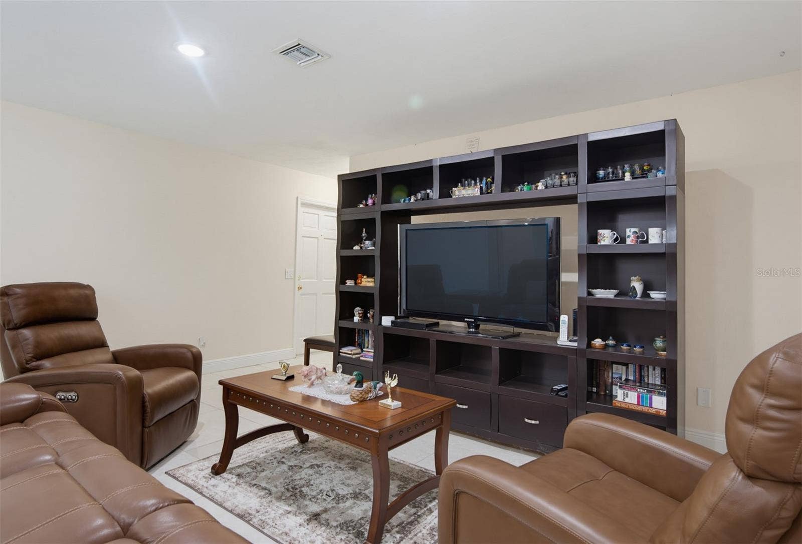 33 SANDCASTLE DRIVE, Ormond Beach, FL 32176 33 SANDCASTLE DRIVE, Ormond Beach, FL 32176