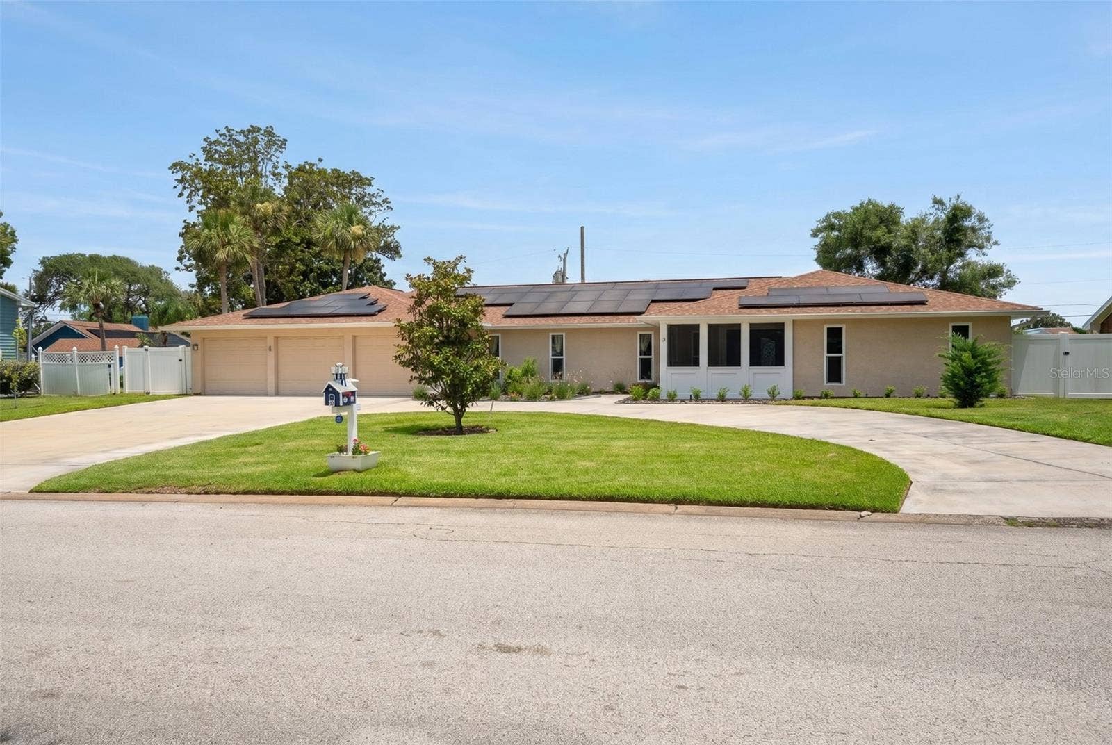 33 SANDCASTLE DRIVE, Ormond Beach, FL 32176 33 SANDCASTLE DRIVE, Ormond Beach, FL 32176