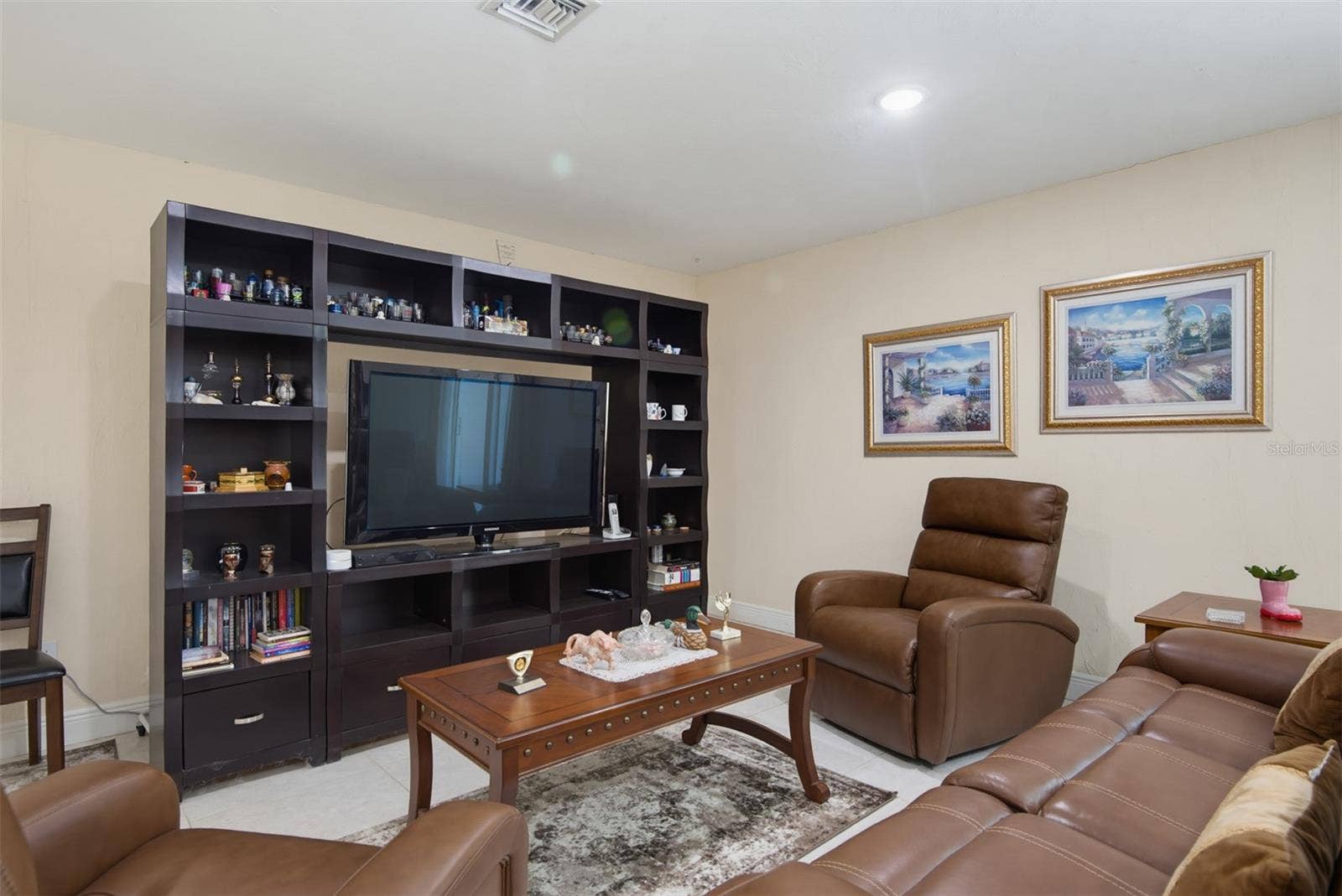 33 SANDCASTLE DRIVE, Ormond Beach, FL 32176 33 SANDCASTLE DRIVE, Ormond Beach, FL 32176
