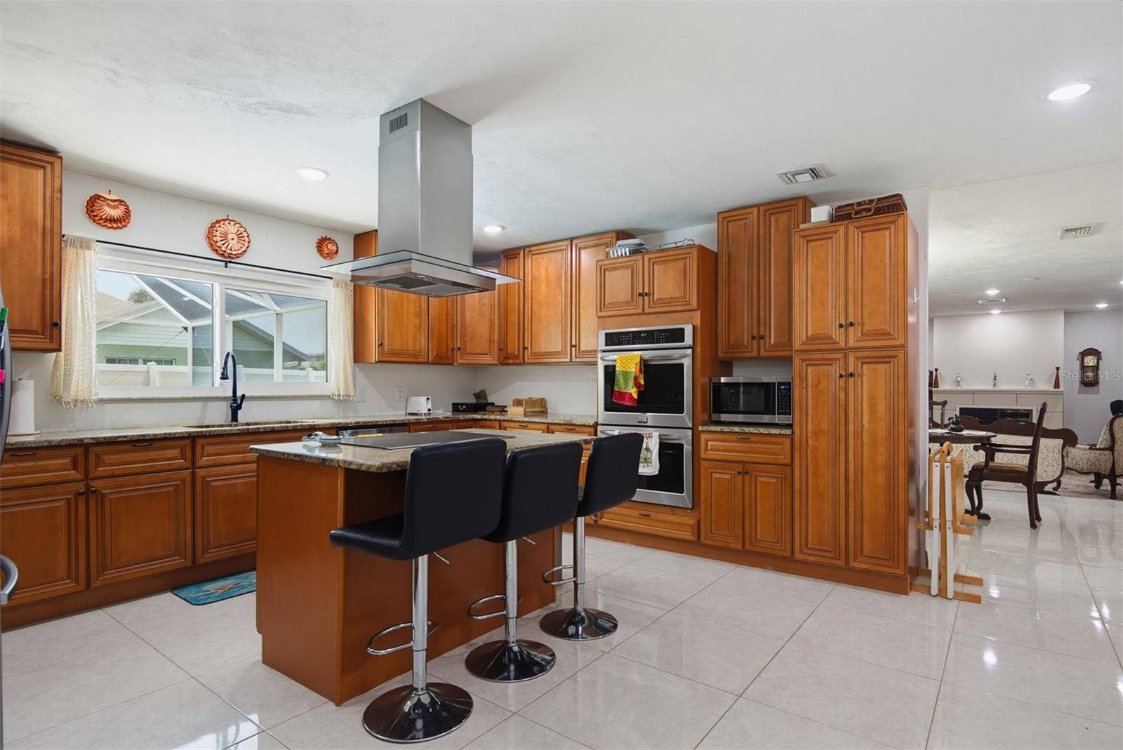 33 SANDCASTLE DRIVE, Ormond Beach, FL 32176 33 SANDCASTLE DRIVE, Ormond Beach, FL 32176