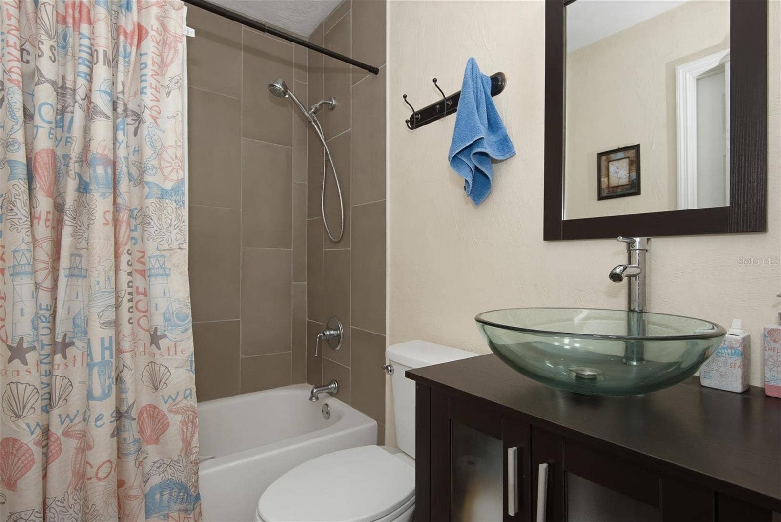 33 SANDCASTLE DRIVE, Ormond Beach, FL 32176 ensuite bathroom