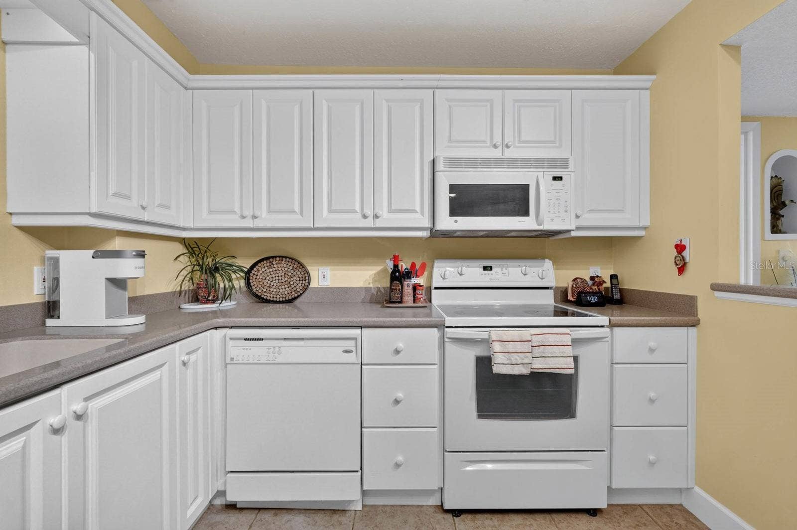 925 N HALIFAX AVENUE, #403, Daytona Beach, FL 32118 925 N HALIFAX AVENUE, #403, Daytona Beach, FL 32118