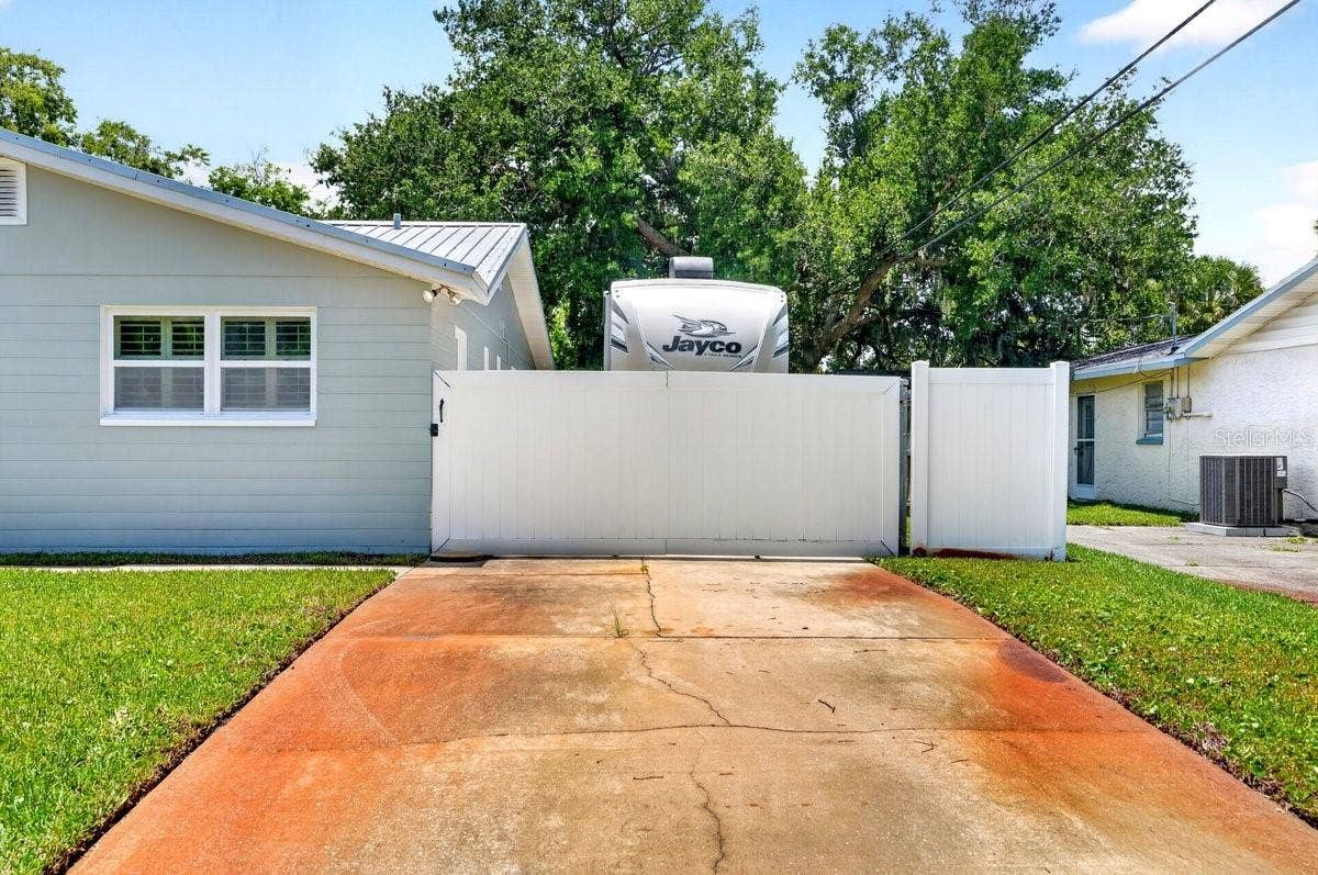2334 CITRUS AVENUE, South Daytona, FL 32119 2334 CITRUS AVENUE, South Daytona, FL 32119