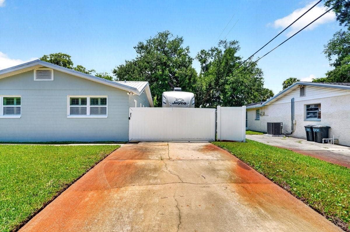 2334 CITRUS AVENUE, South Daytona, FL 32119 2334 CITRUS AVENUE, South Daytona, FL 32119