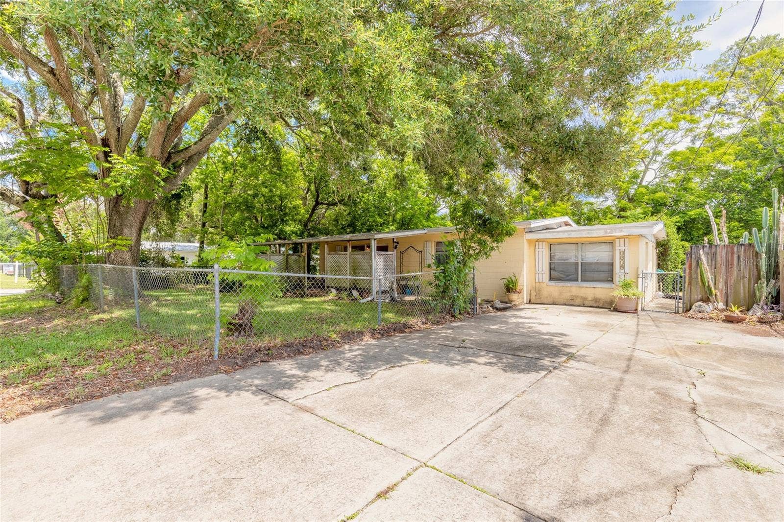 1219 LEON LANE, Daytona Beach, FL 32117 1219 LEON LANE, Daytona Beach, FL 32117