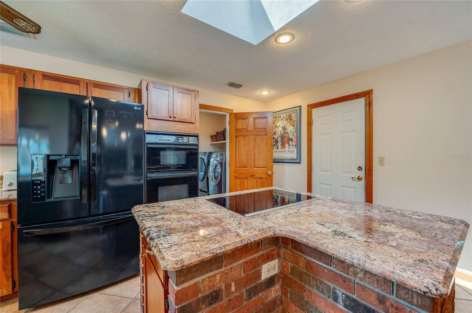 697 JOHN ANDERSON DRIVE, Ormond Beach, FL 32176 Kitchen island with cooktop