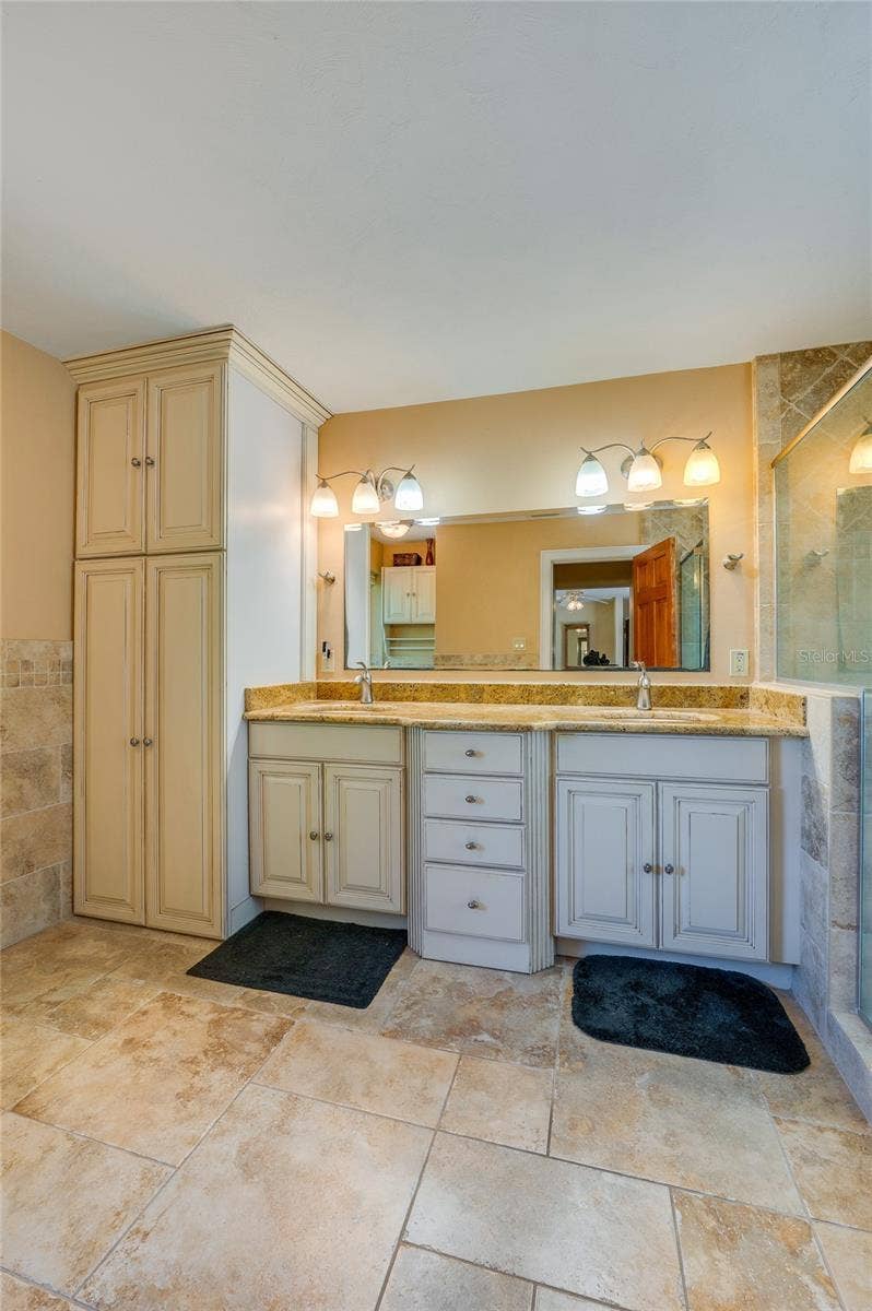 697 JOHN ANDERSON DRIVE, Ormond Beach, FL 32176 Primary bathroom