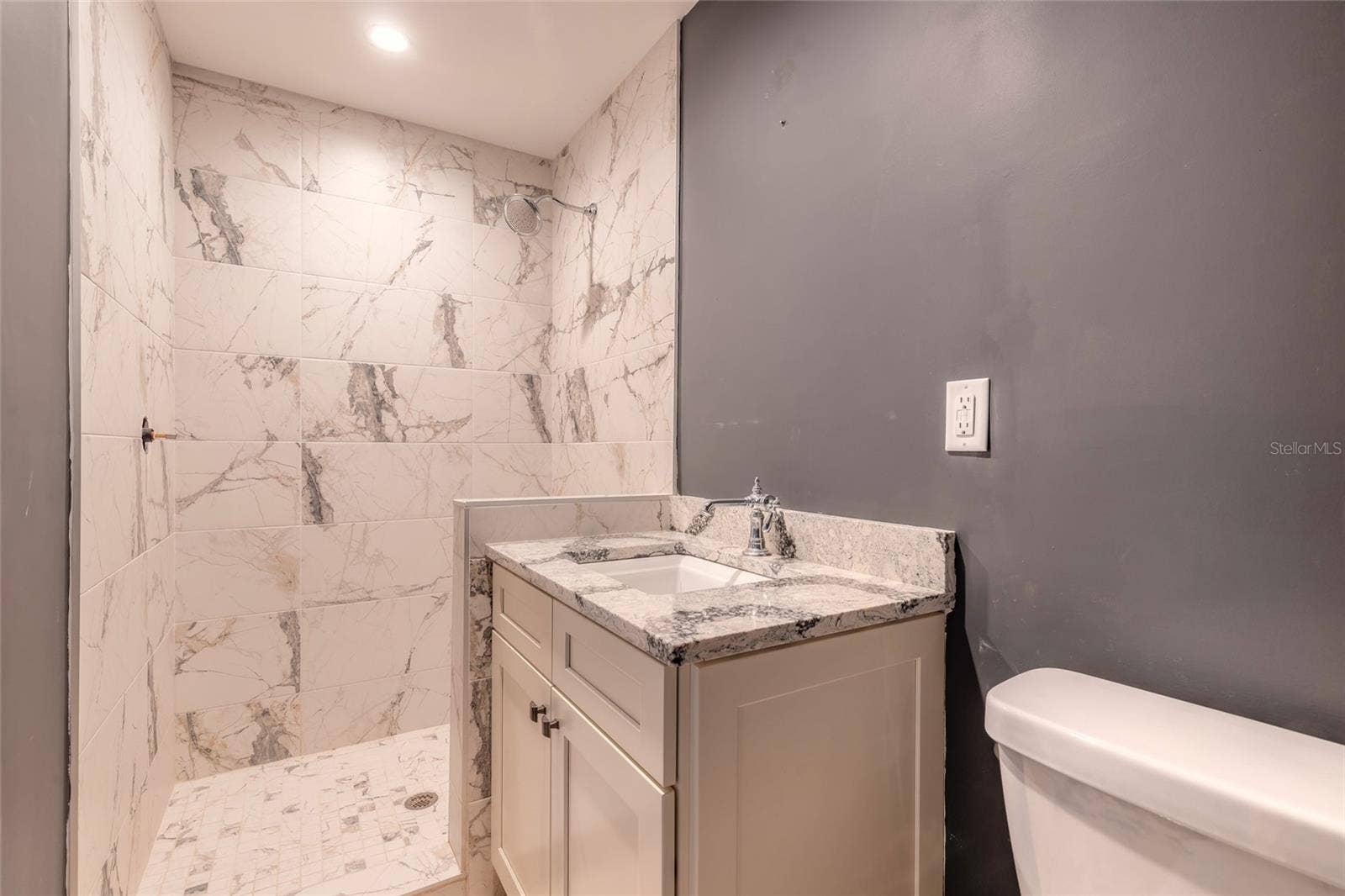 1st Fl Bath