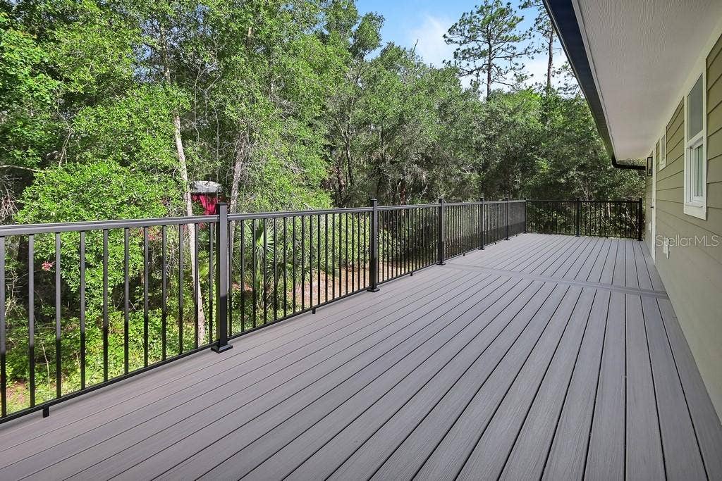 Huge Deck
