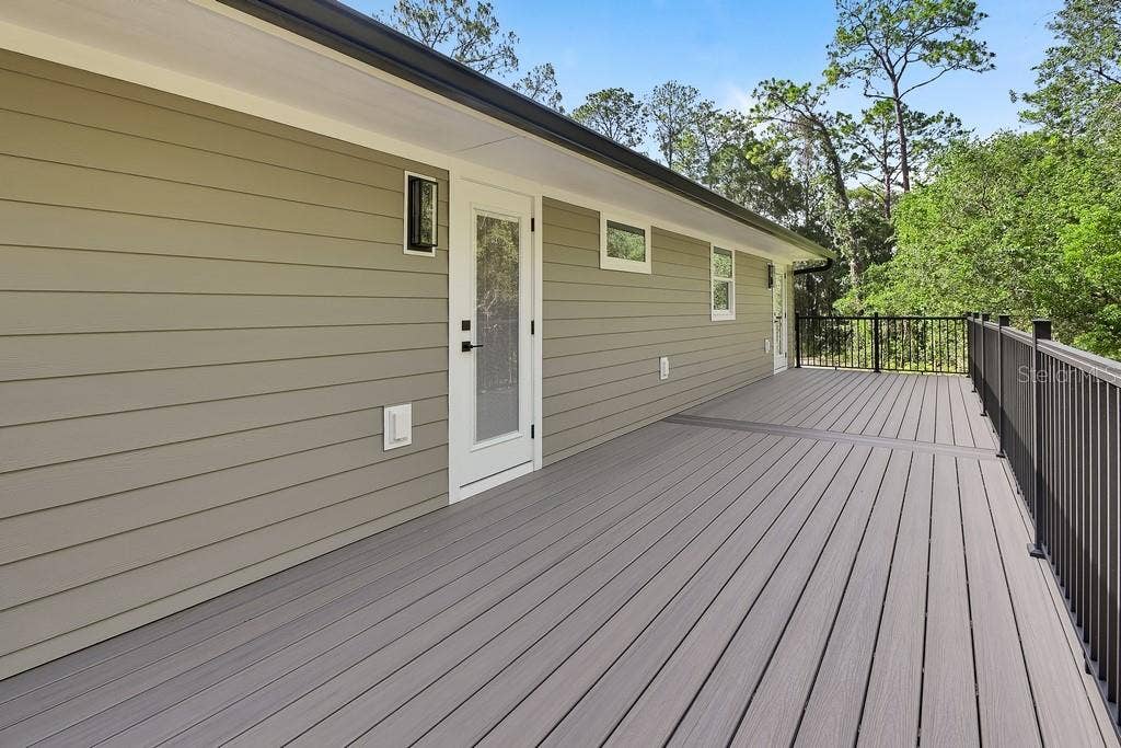 Access from dining room & master bedroom