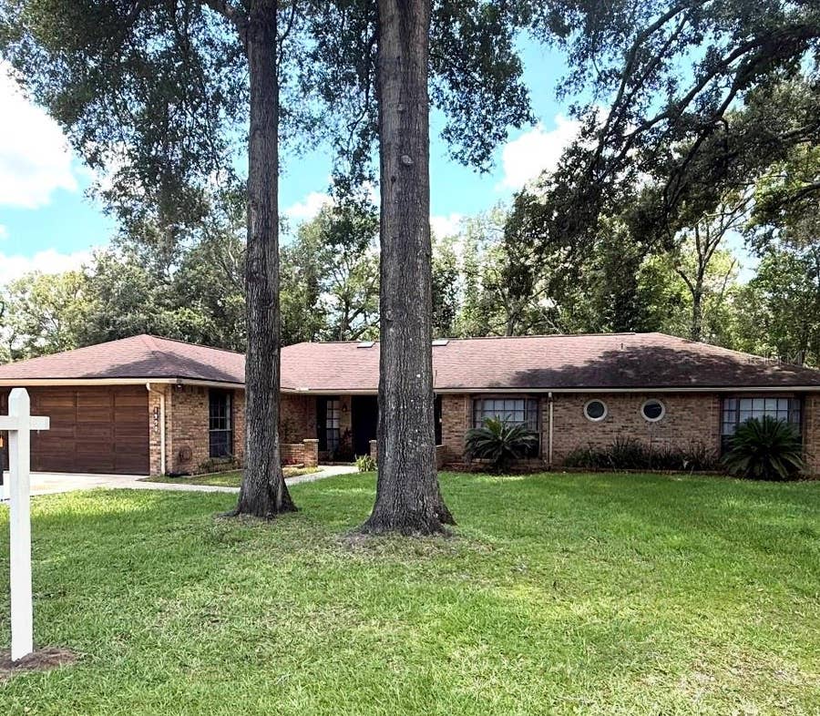 Property photo for 1990 LARCHMONT DRIVE, Deland, FL