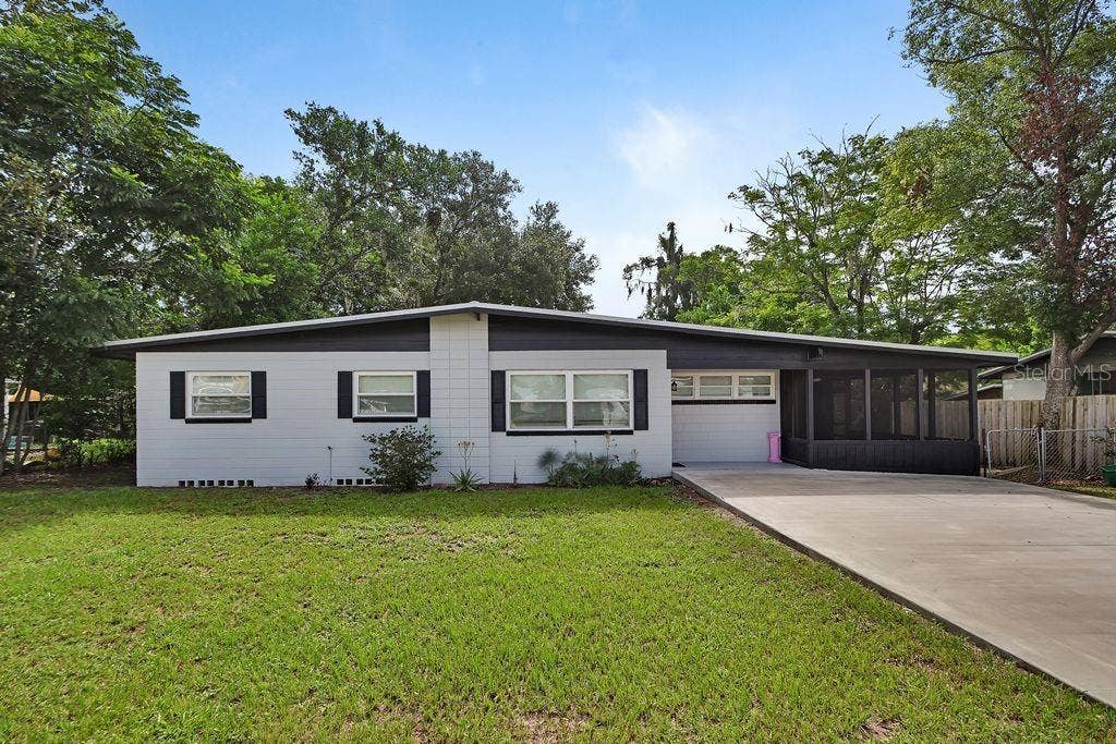 1211 N BOSTON AVENUE, DeLand, FL 32724 1211 N BOSTON AVENUE, DeLand, FL 32724
