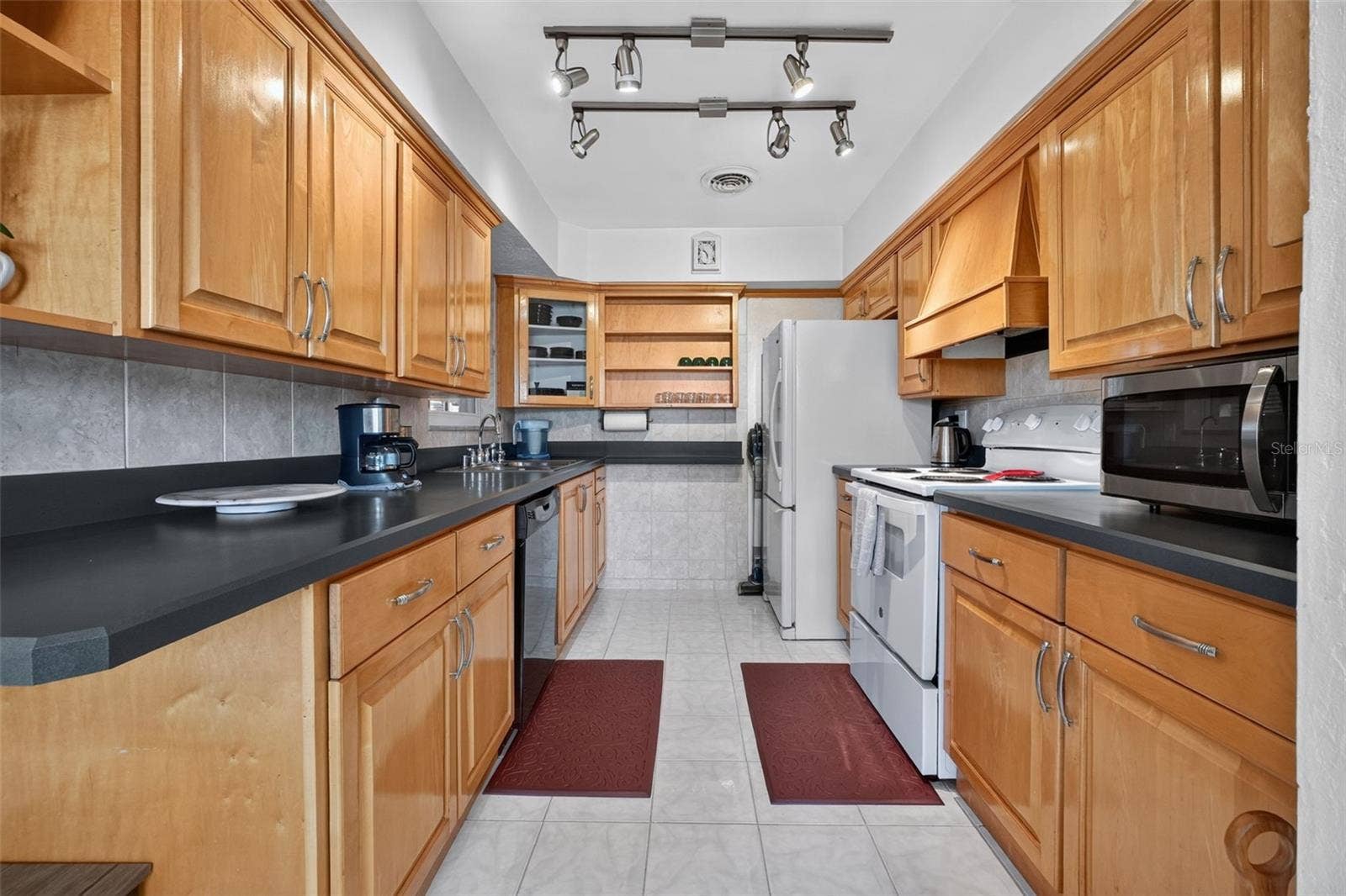 2525 CORAL WAY W, Daytona Beach, FL 32118 2525 CORAL WAY W, Daytona Beach, FL 32118