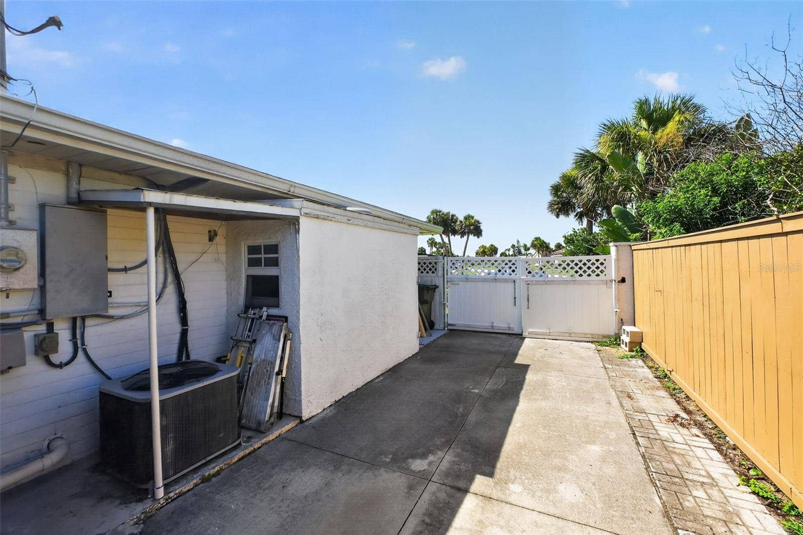 2525 CORAL WAY W, Daytona Beach, FL 32118 2525 CORAL WAY W, Daytona Beach, FL 32118