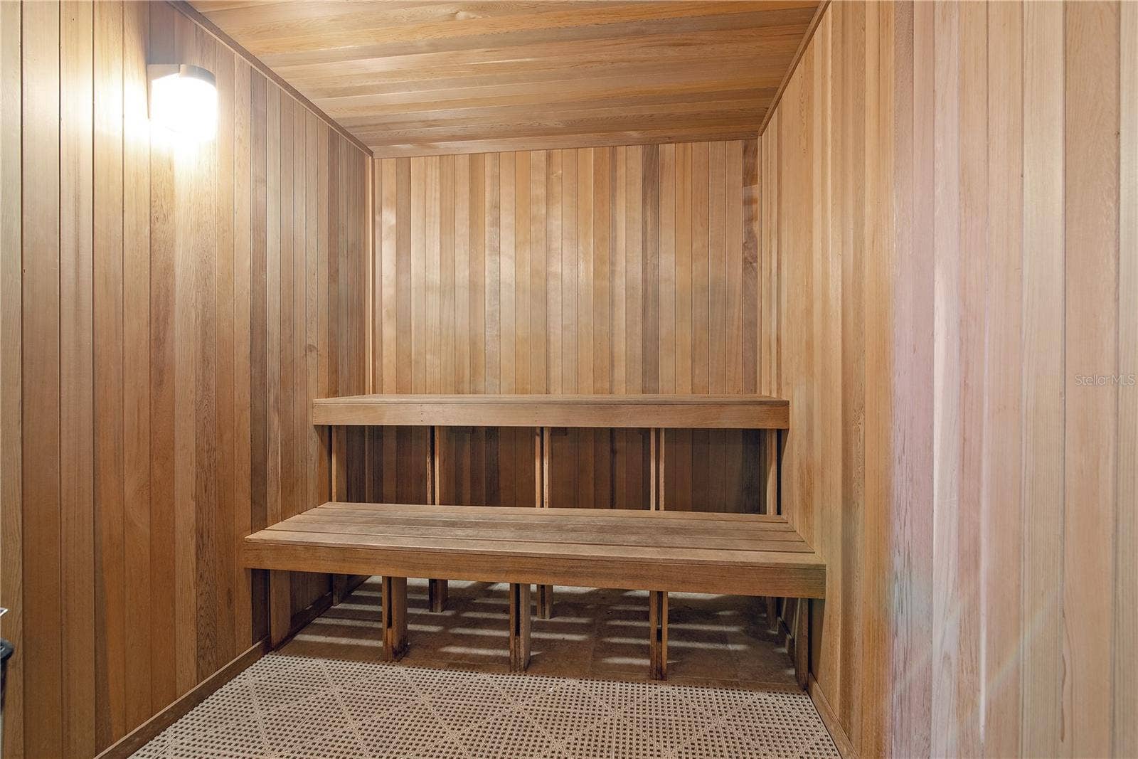 2403 S ATLANTIC AVENUE, #1008, Daytona Beach Shores, FL 32118 Men and woman's dry spa