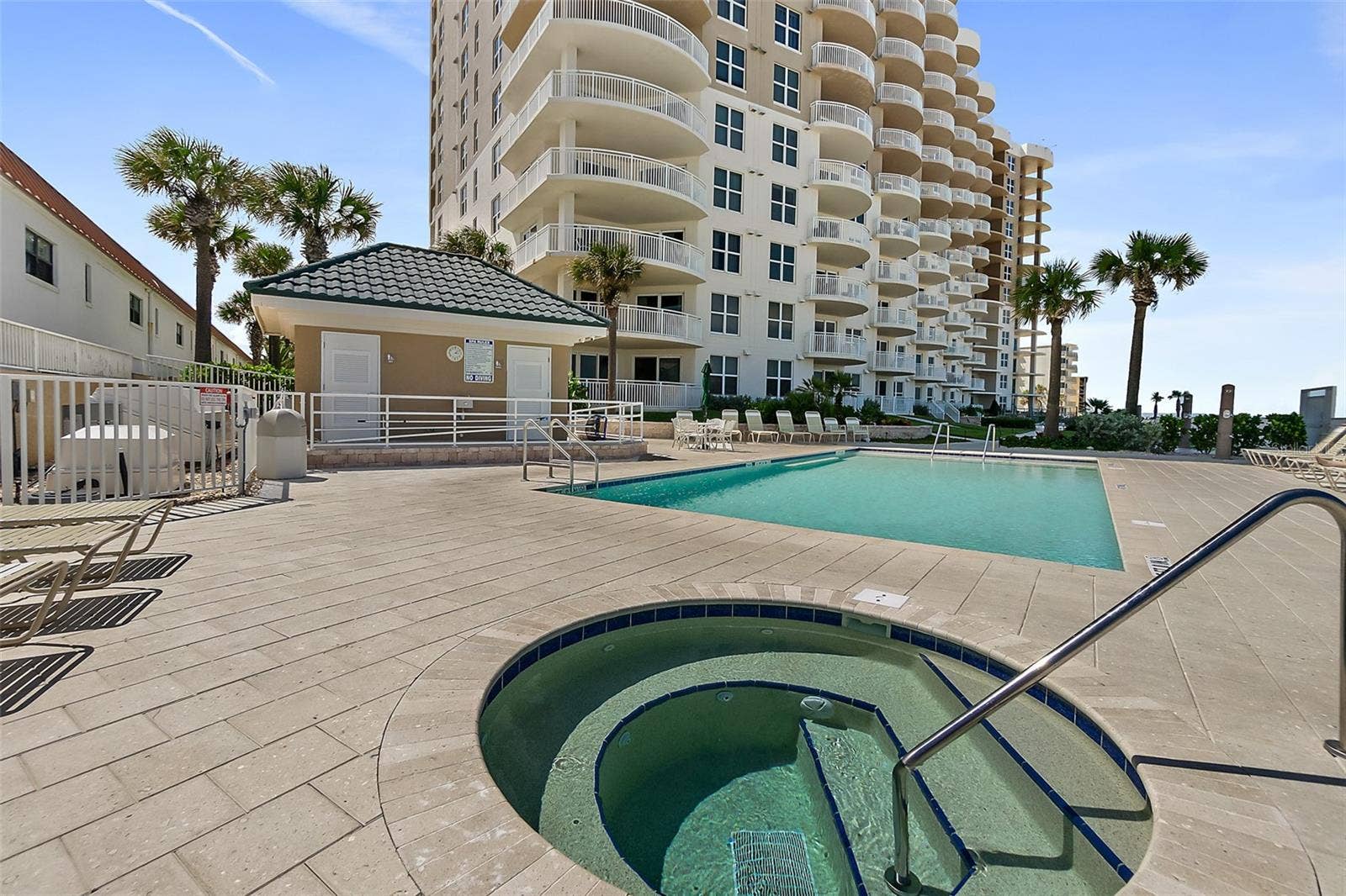 2403 S ATLANTIC AVENUE, #1008, Daytona Beach Shores, FL 32118 Hot tub
