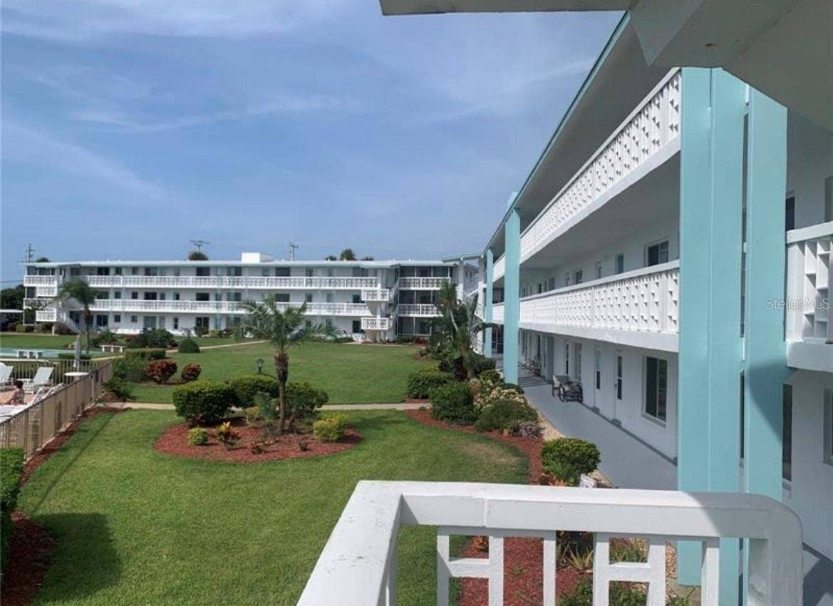 3009 N HALIFAX AVENUE, #2, Daytona Beach, FL 32118 Beautiful landscaping