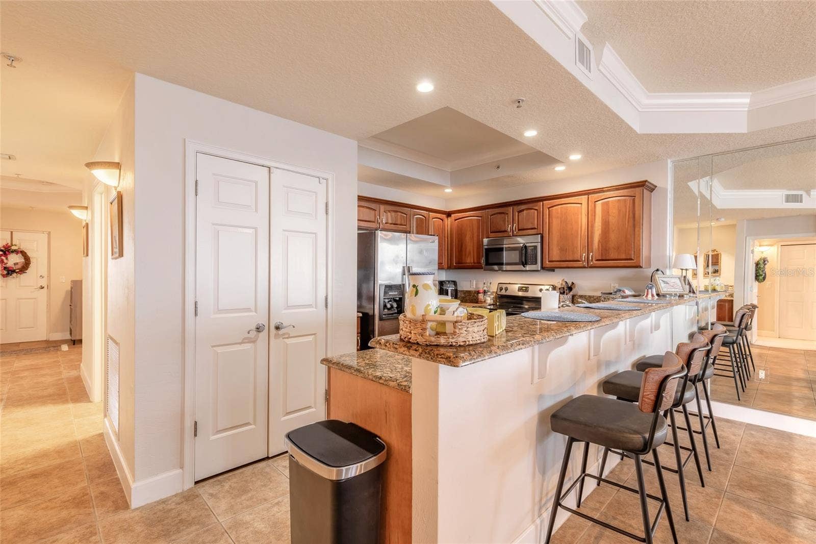 2403 S ATLANTIC AVENUE, #910, Daytona Beach Shores, FL 32118 Breakfast Bar