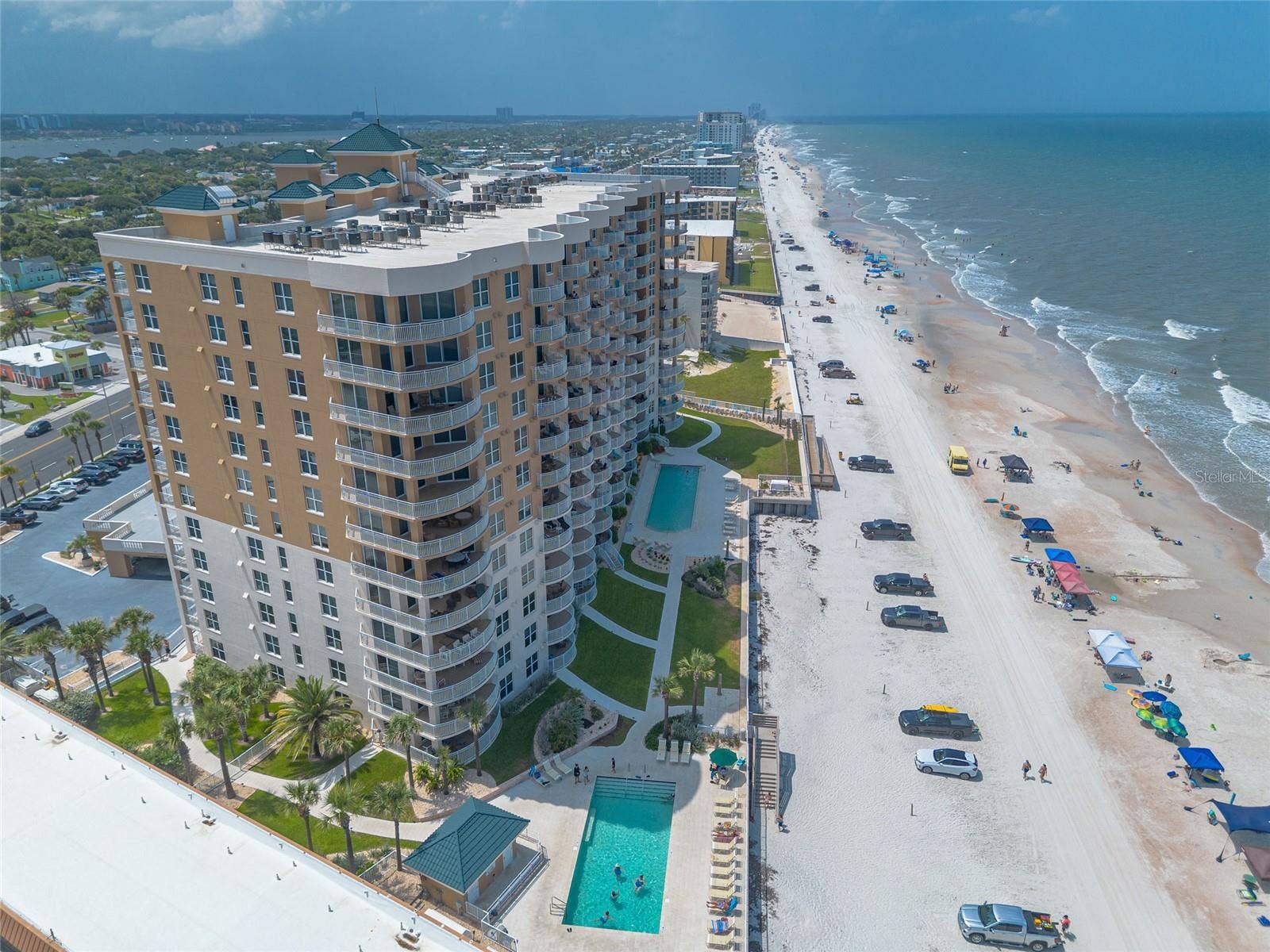 2403 S ATLANTIC AVENUE, #910, Daytona Beach Shores, FL 32118 2 Beachfront Pools