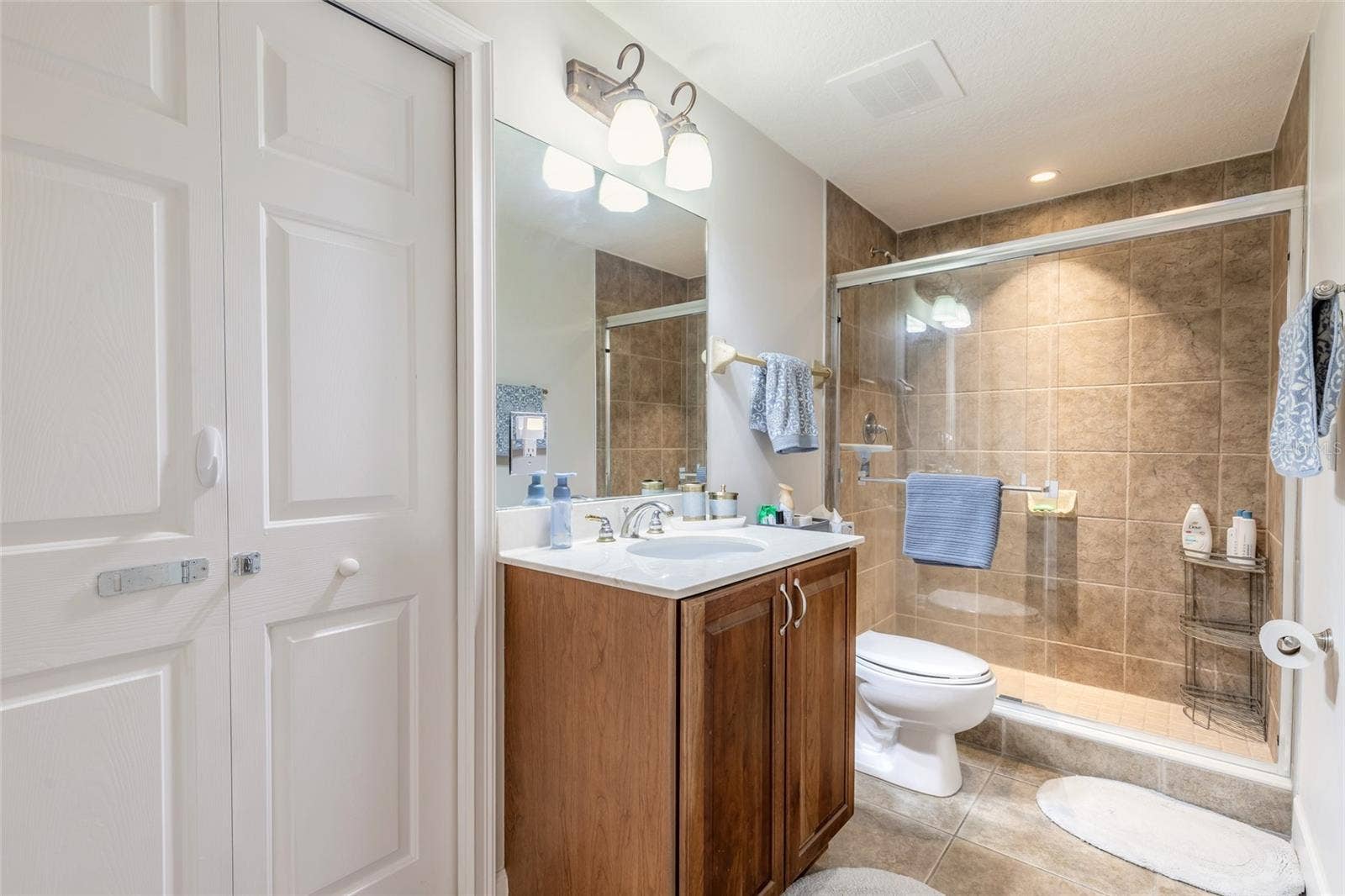 2403 S ATLANTIC AVENUE, #910, Daytona Beach Shores, FL 32118 Bathroom 2