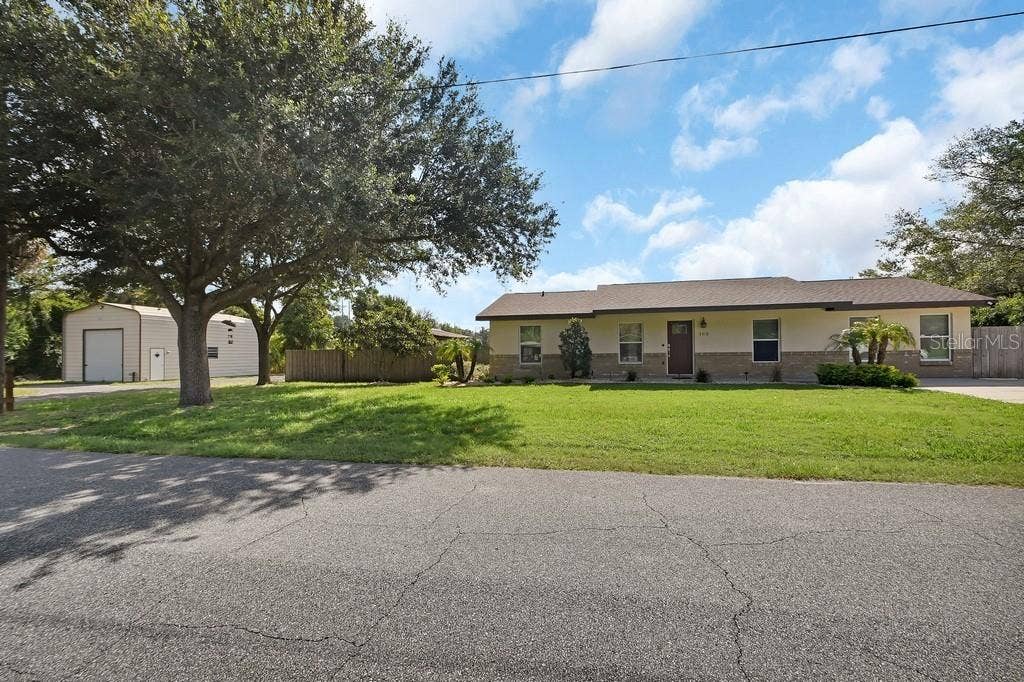 103 SIESTA COURT, DeLand, FL 32724