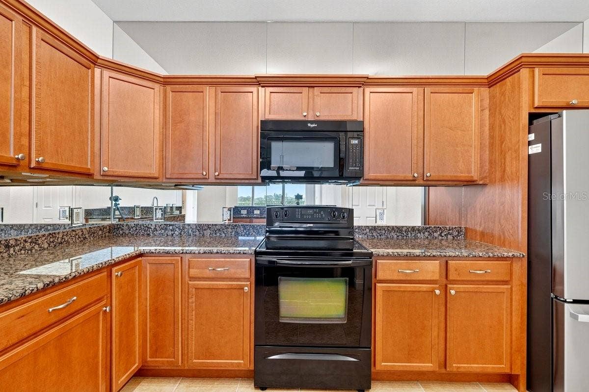 2801 S RIDGEWOOD AVENUE, #504, South Daytona, FL 32119