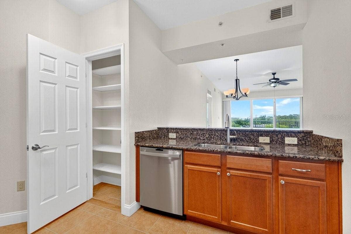 2801 S RIDGEWOOD AVENUE, #504, South Daytona, FL 32119