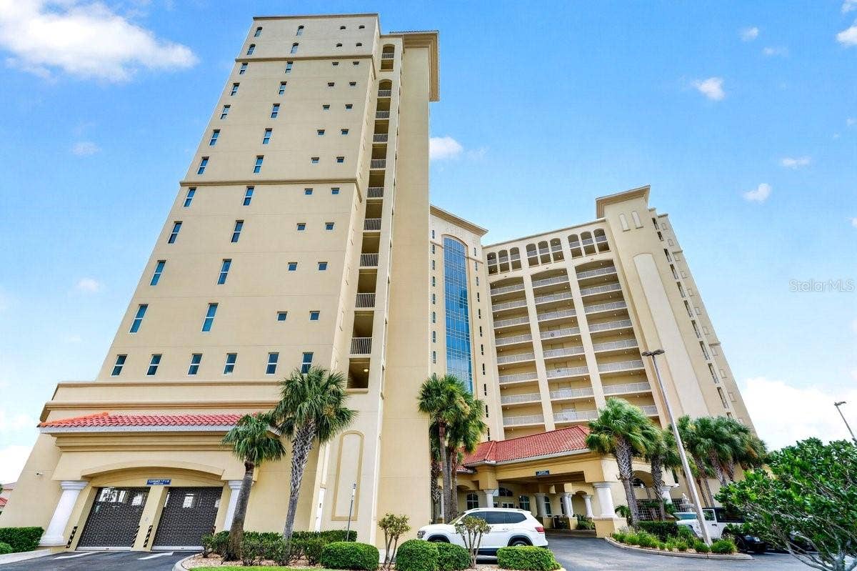 2801 S RIDGEWOOD AVENUE, #504, South Daytona, FL 32119
