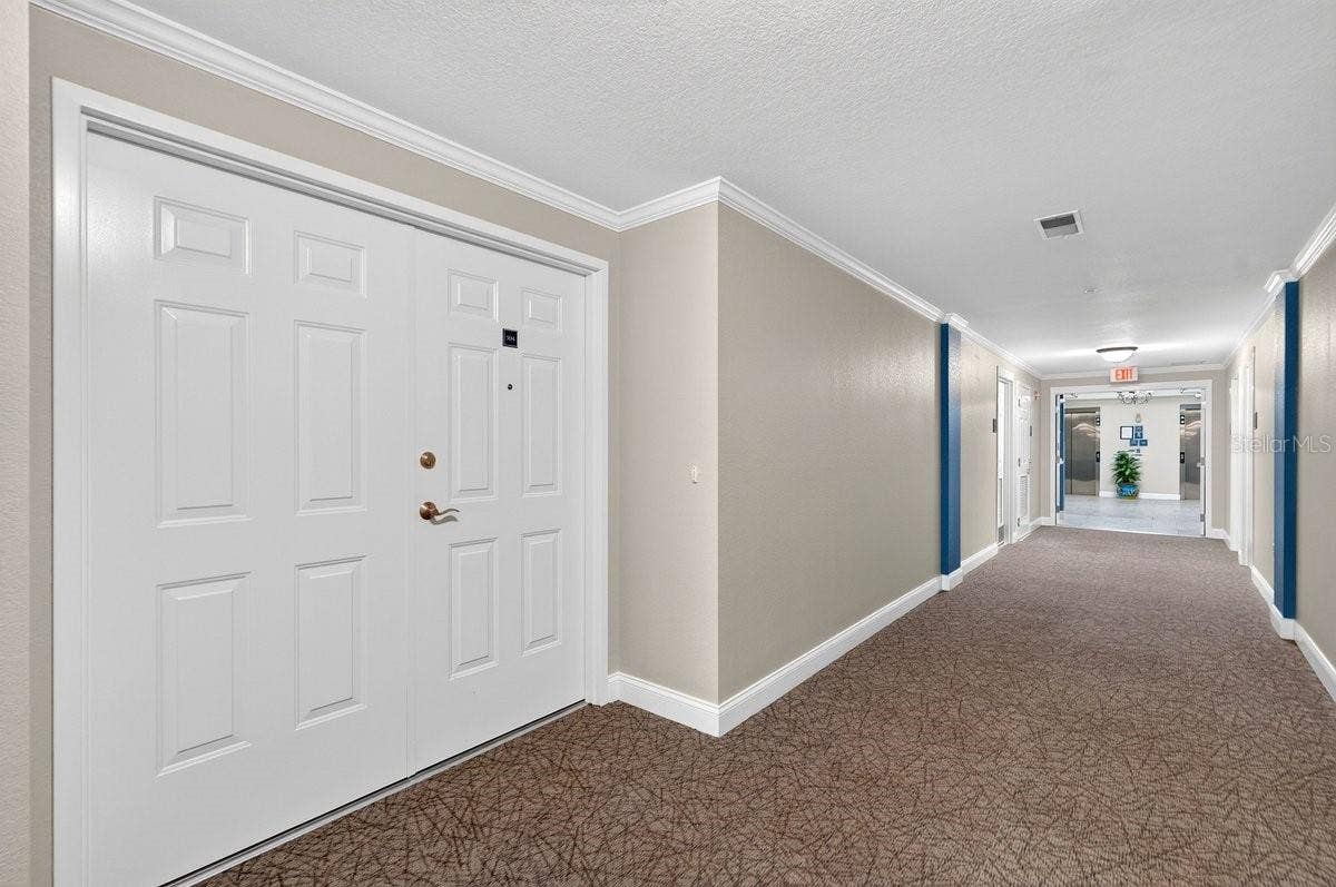 2801 S RIDGEWOOD AVENUE, #504, South Daytona, FL 32119
