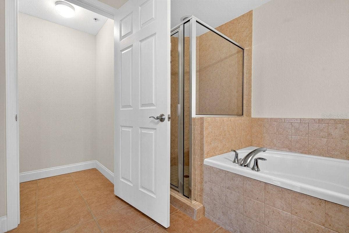 2801 S RIDGEWOOD AVENUE, #504, South Daytona, FL 32119