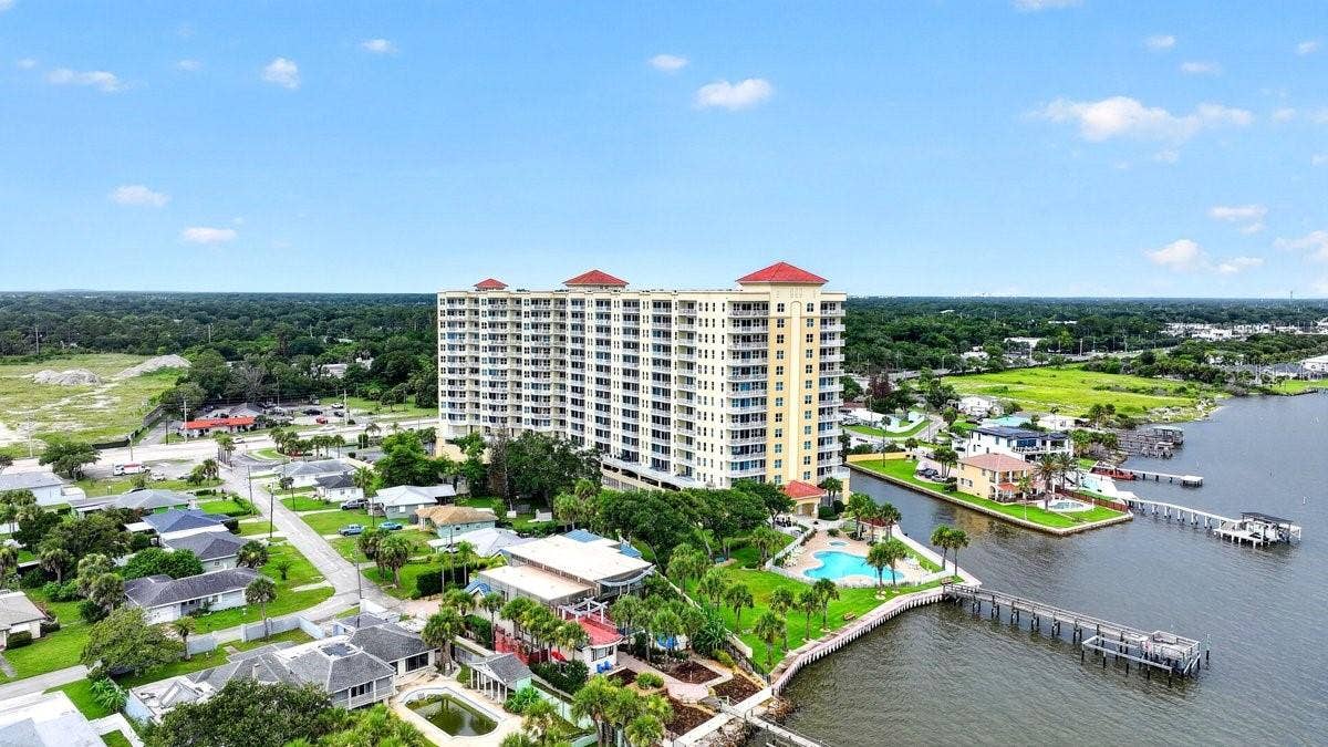 2801 S RIDGEWOOD AVENUE, #504, South Daytona, FL 32119