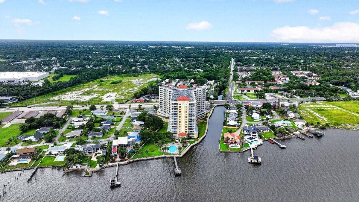 2801 S RIDGEWOOD AVENUE, #504, South Daytona, FL 32119