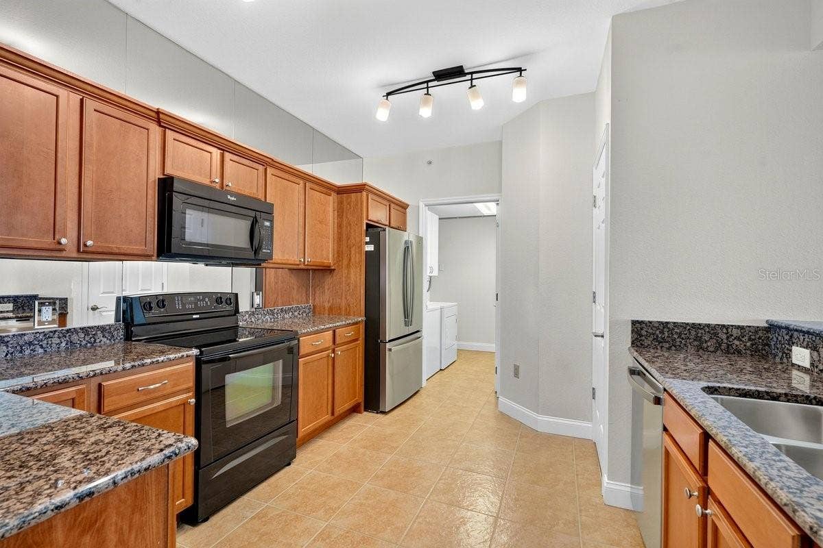 2801 S RIDGEWOOD AVENUE, #504, South Daytona, FL 32119
