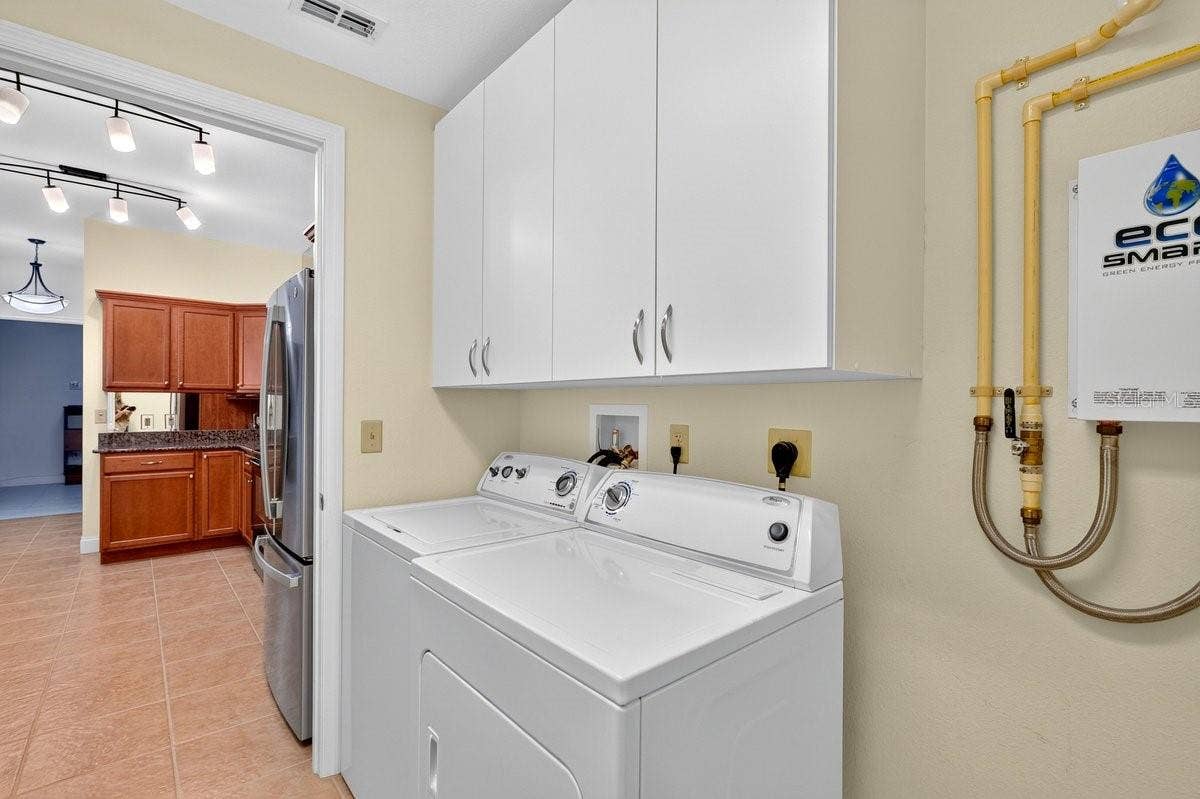 2801 S RIDGEWOOD AVENUE, #504, South Daytona, FL 32119
