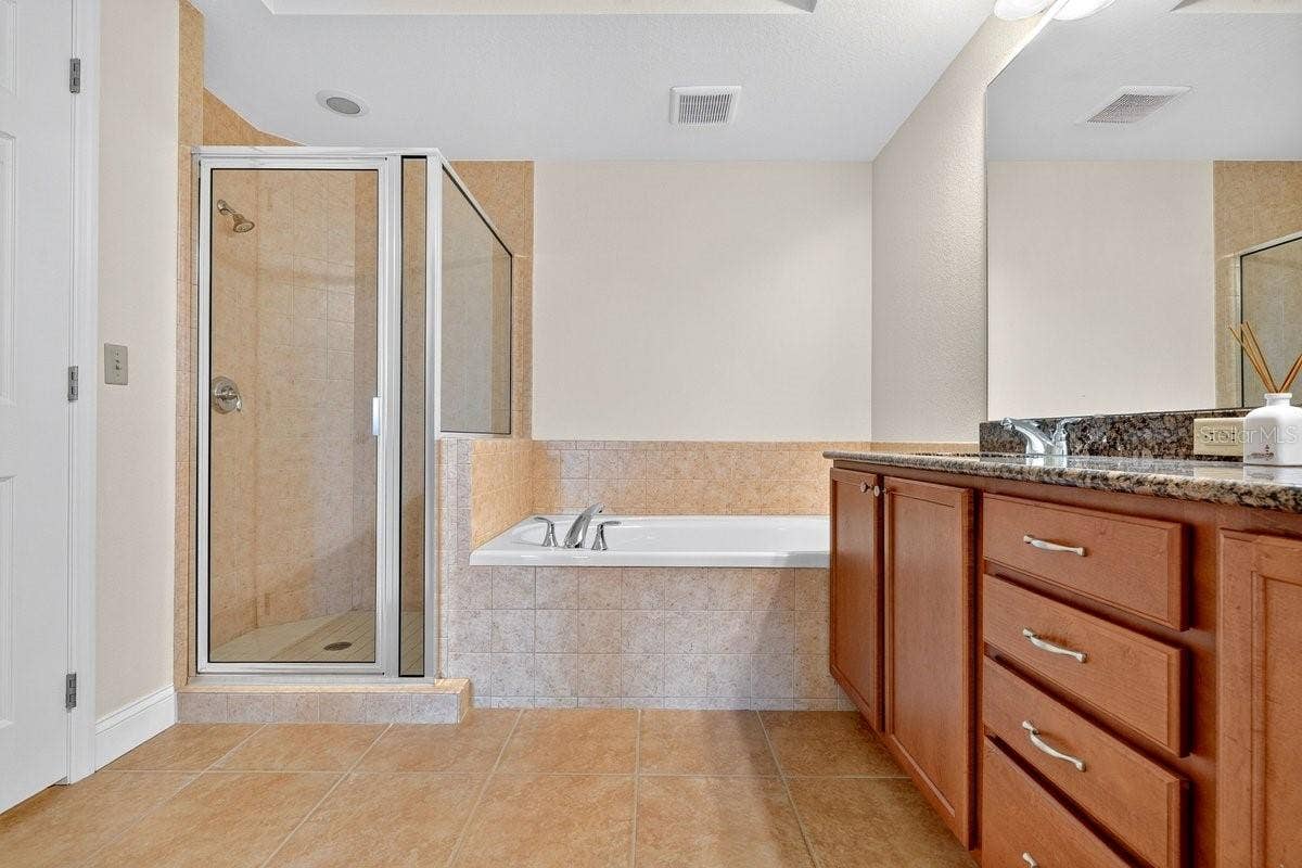 2801 S RIDGEWOOD AVENUE, #504, South Daytona, FL 32119