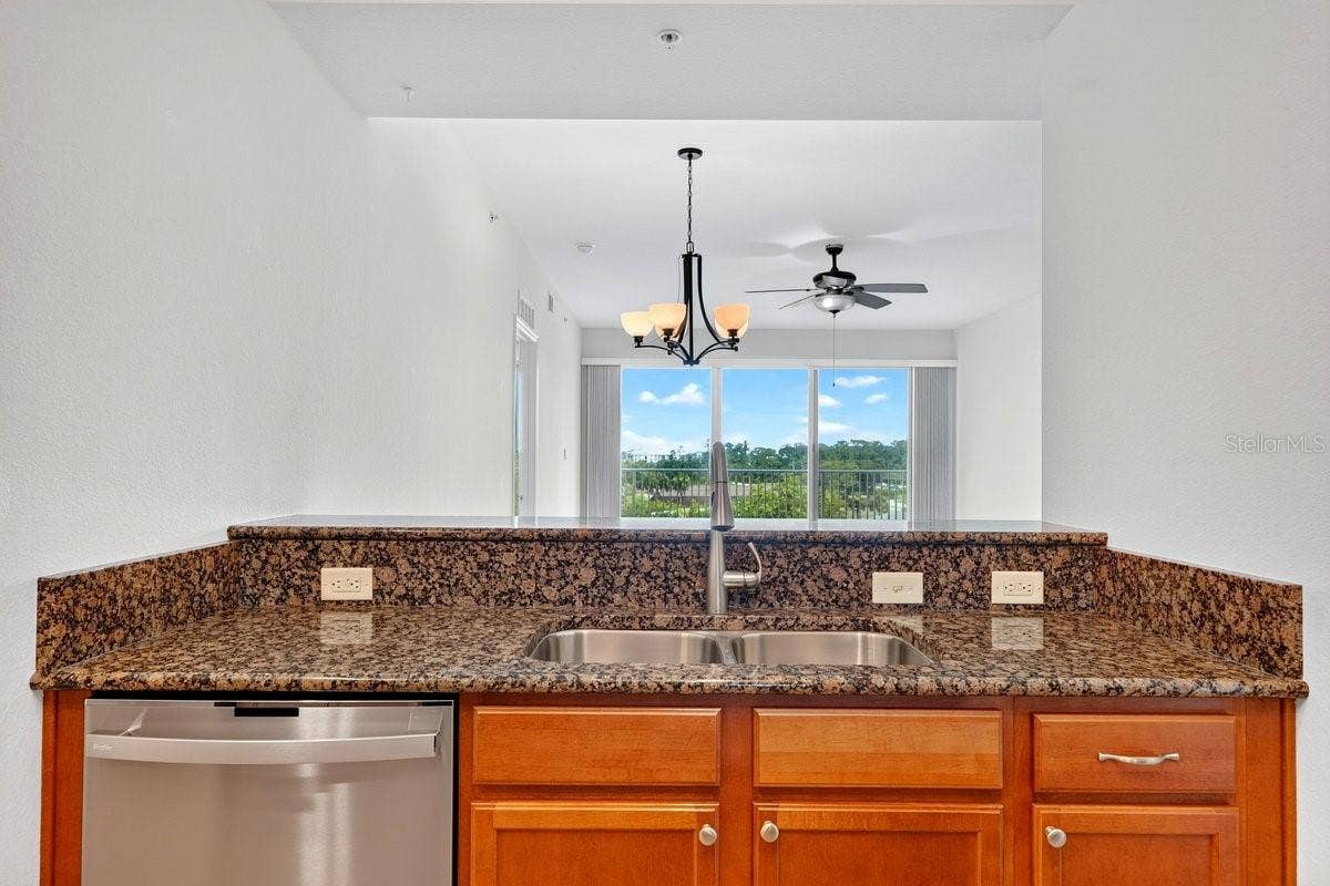 2801 S RIDGEWOOD AVENUE, #504, South Daytona, FL 32119